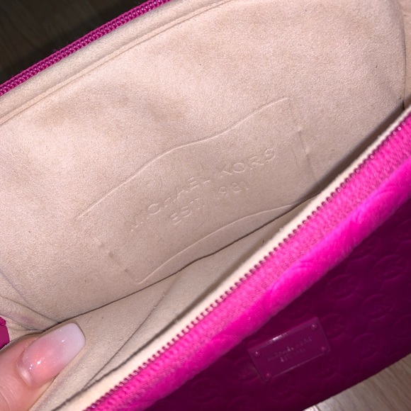 Authentic Michael Kors iPad Case - Picture 2 of 3